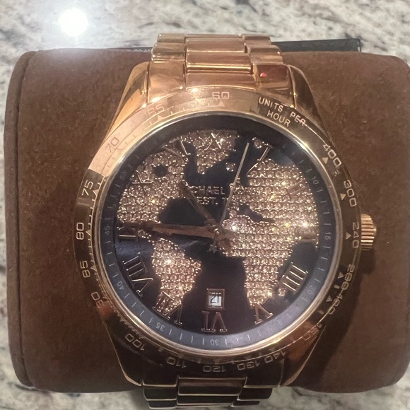 Michael Kors watch - Picture 8 of 9